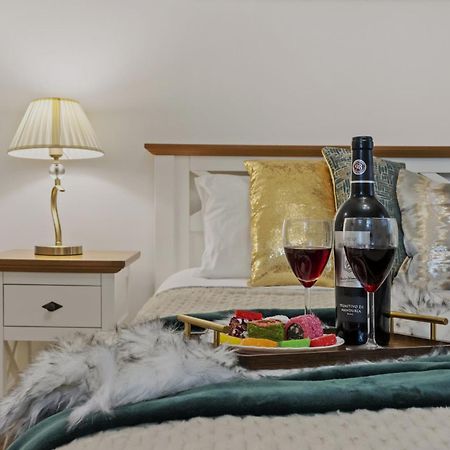 Sweet Luxury Three Rooms Apartment City Center Universitate Bucareste Exterior foto