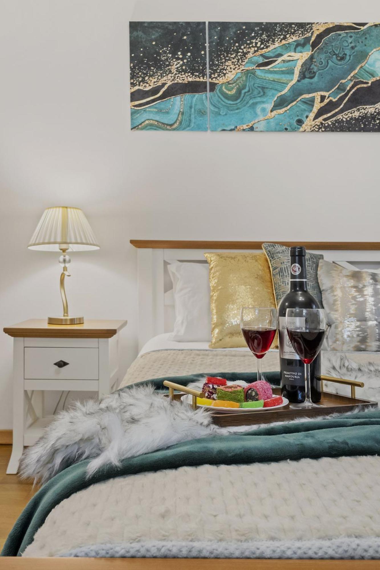 Sweet Luxury Three Rooms Apartment City Center Universitate Bucareste Exterior foto