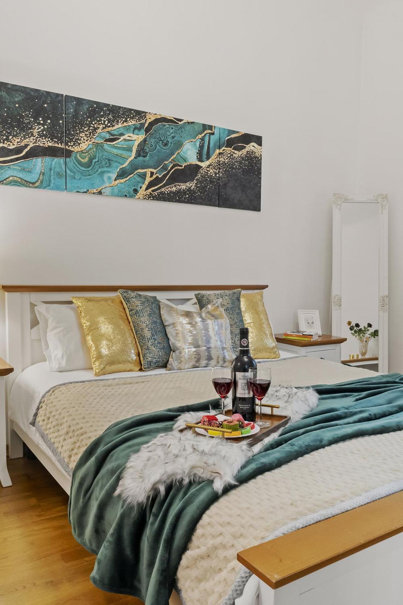 Sweet Luxury Three Rooms Apartment City Center Universitate Bucareste Exterior foto