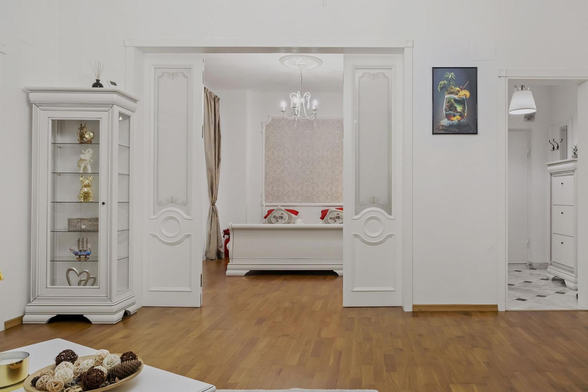 Sweet Luxury Three Rooms Apartment City Center Universitate Bucareste Exterior foto